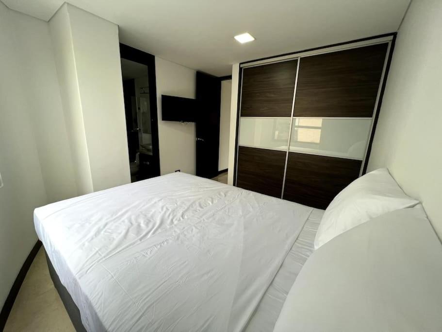 601 Stunning apartment in heart of el poblado + View!