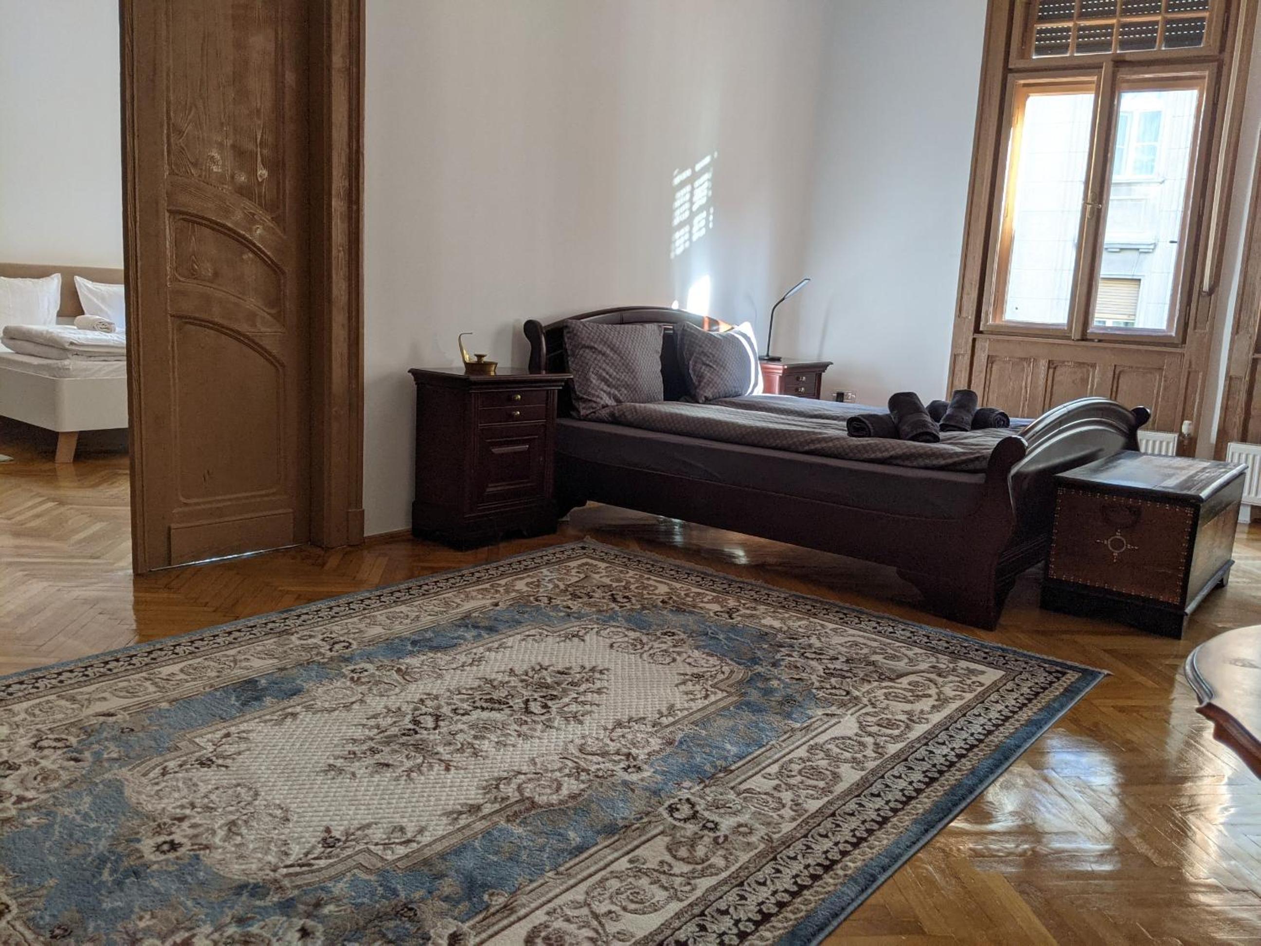 Ultra-central apartment in the Loffler Palace view 3