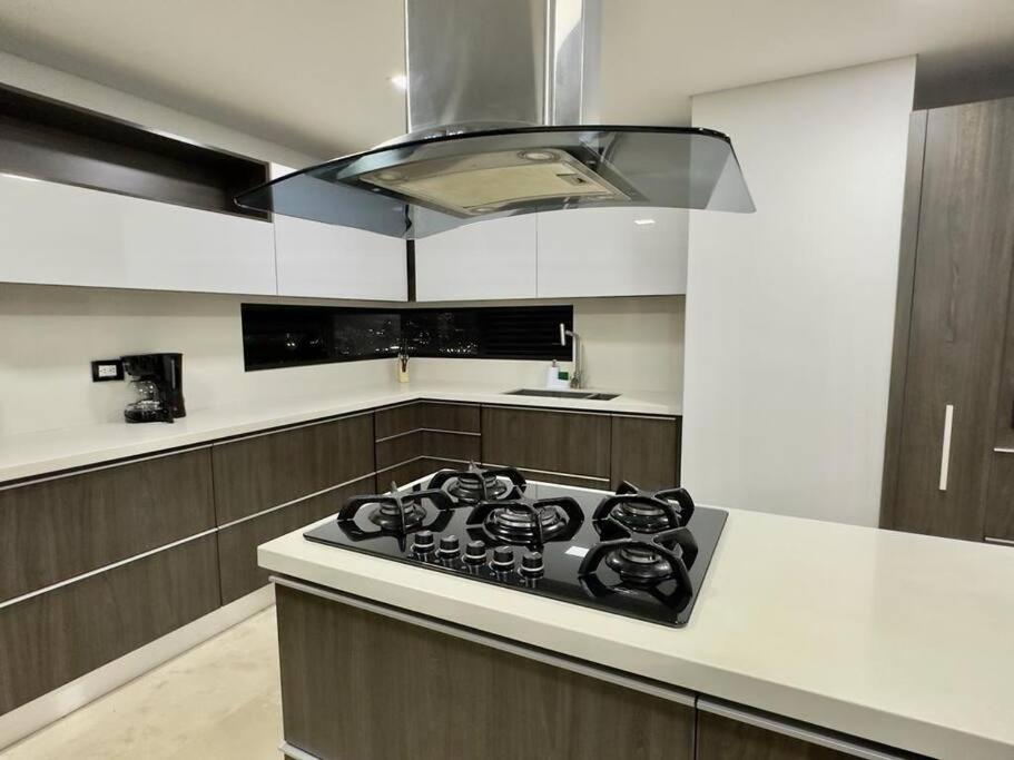 1301 Luxury Penthouse, Poblado