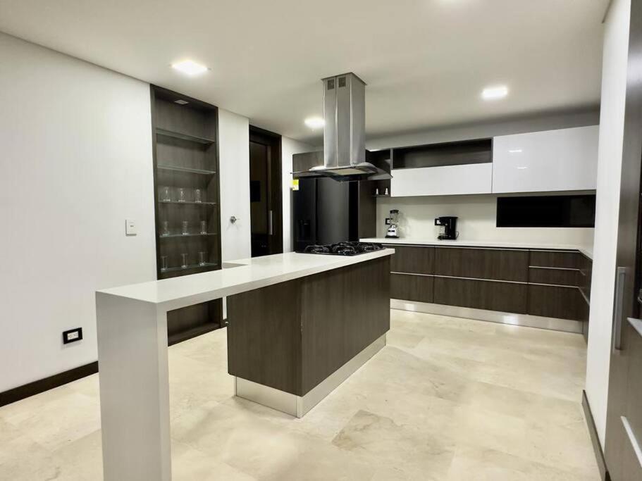 1301 Luxury Penthouse, Poblado