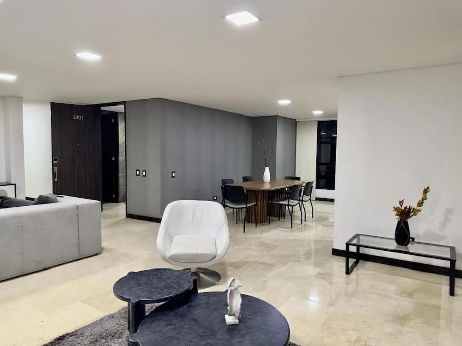 1401, Luxury Penthouse In El Poblado