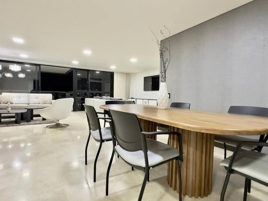 1301 Luxury Penthouse, Poblado