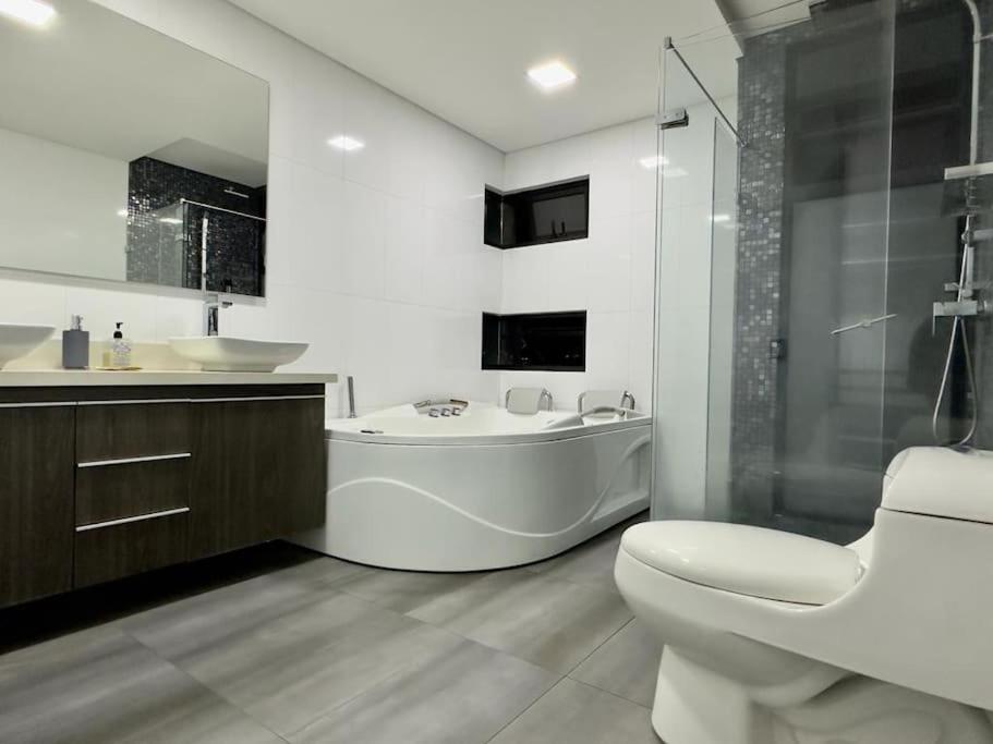 1401, Luxury Penthouse In El Poblado