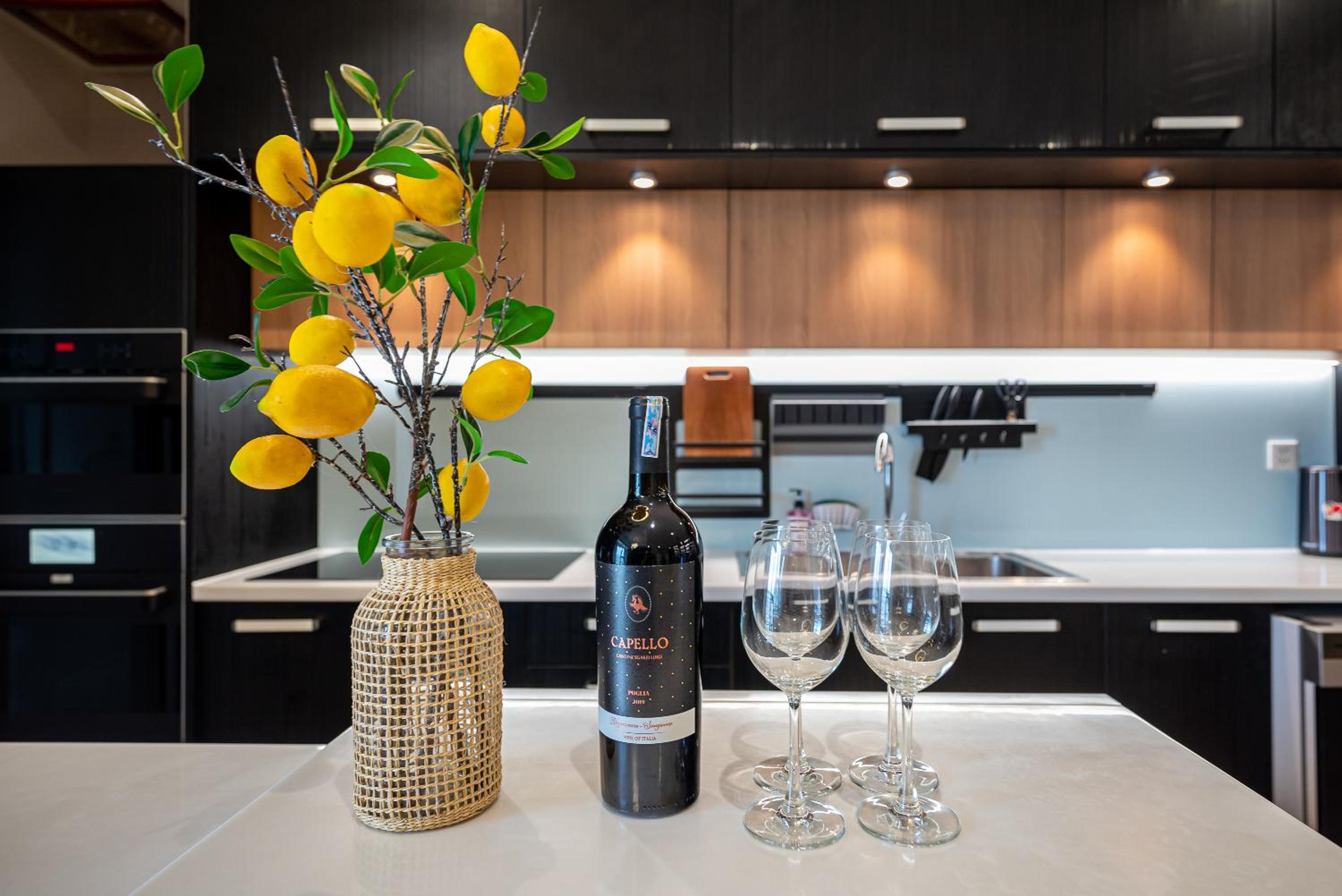 CeLaVie Serviced Apartment - The Vinhomes and Landmark