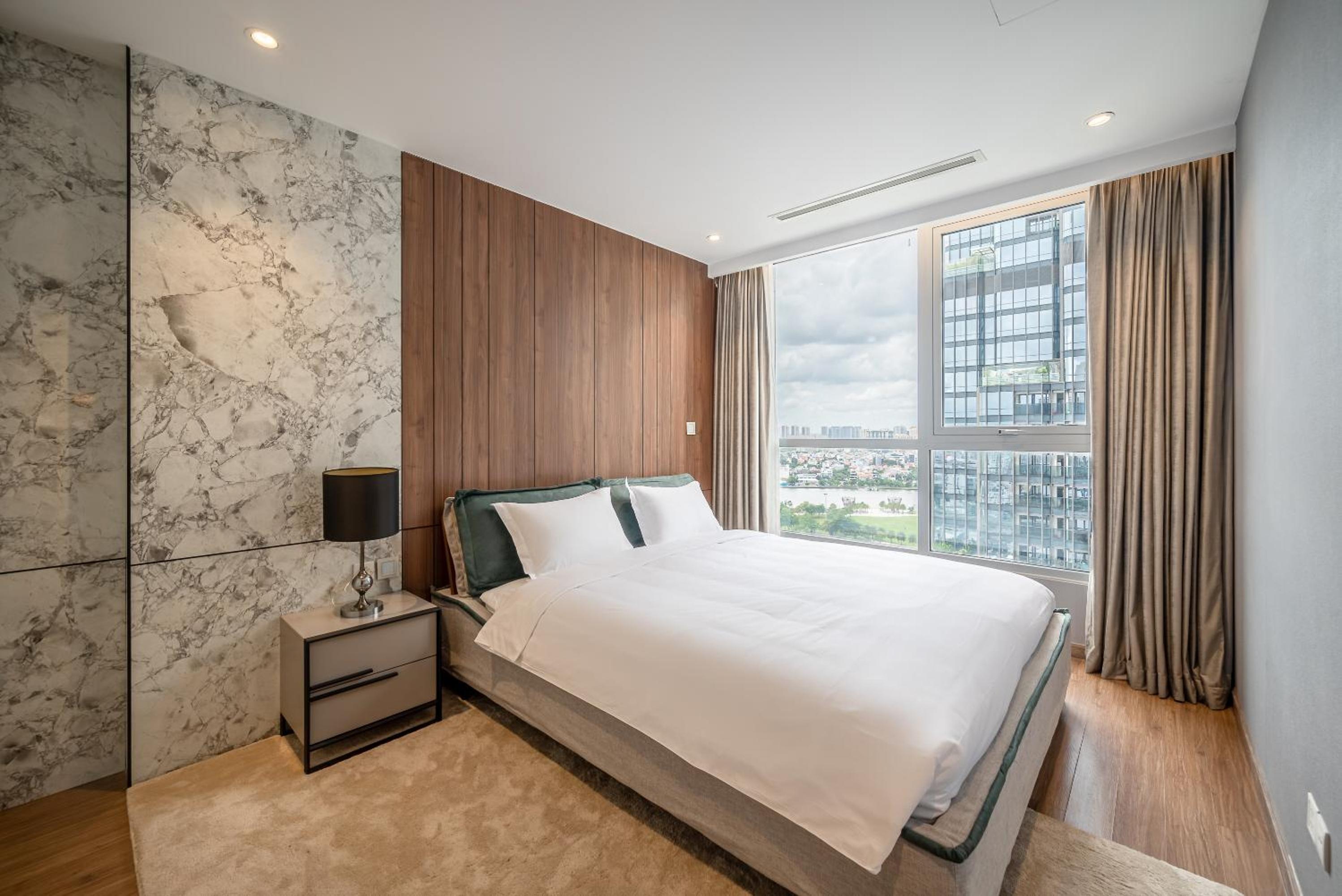 CeLaVie Serviced Apartment - The Vinhomes and Landmark