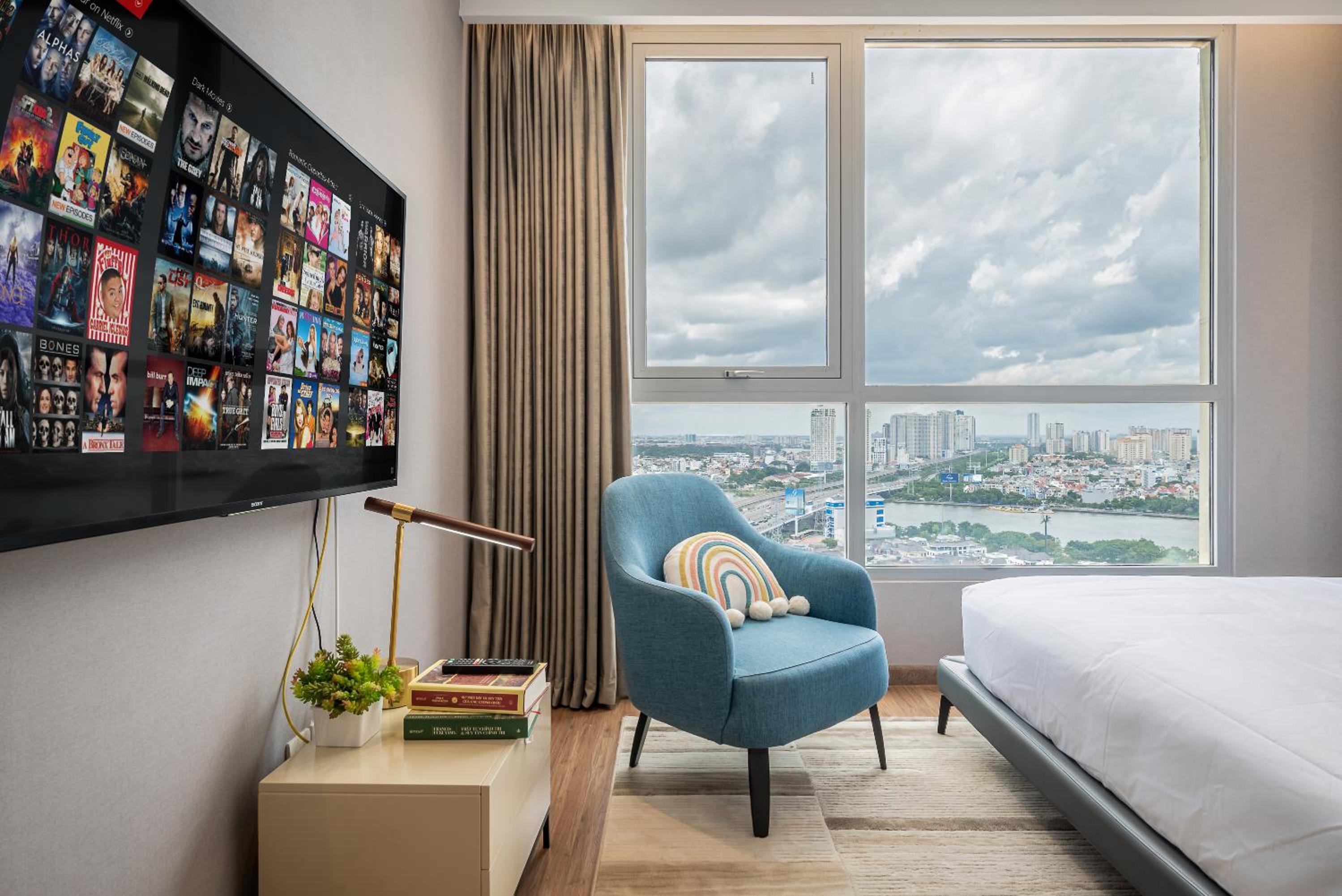 CeLaVie Serviced Apartment - The Vinhomes and Landmark