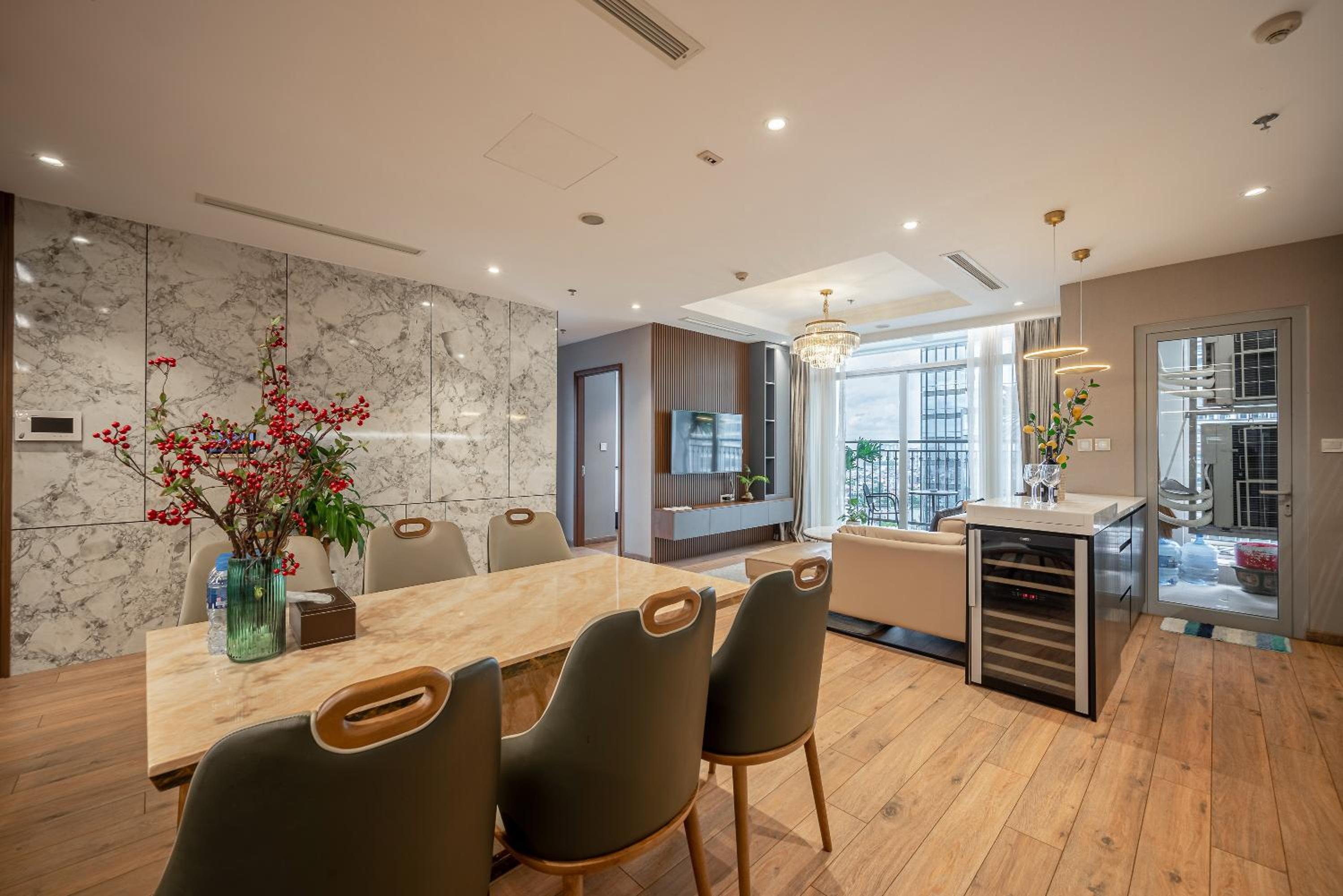 CeLaVie Serviced Apartment - The Vinhomes and Landmark