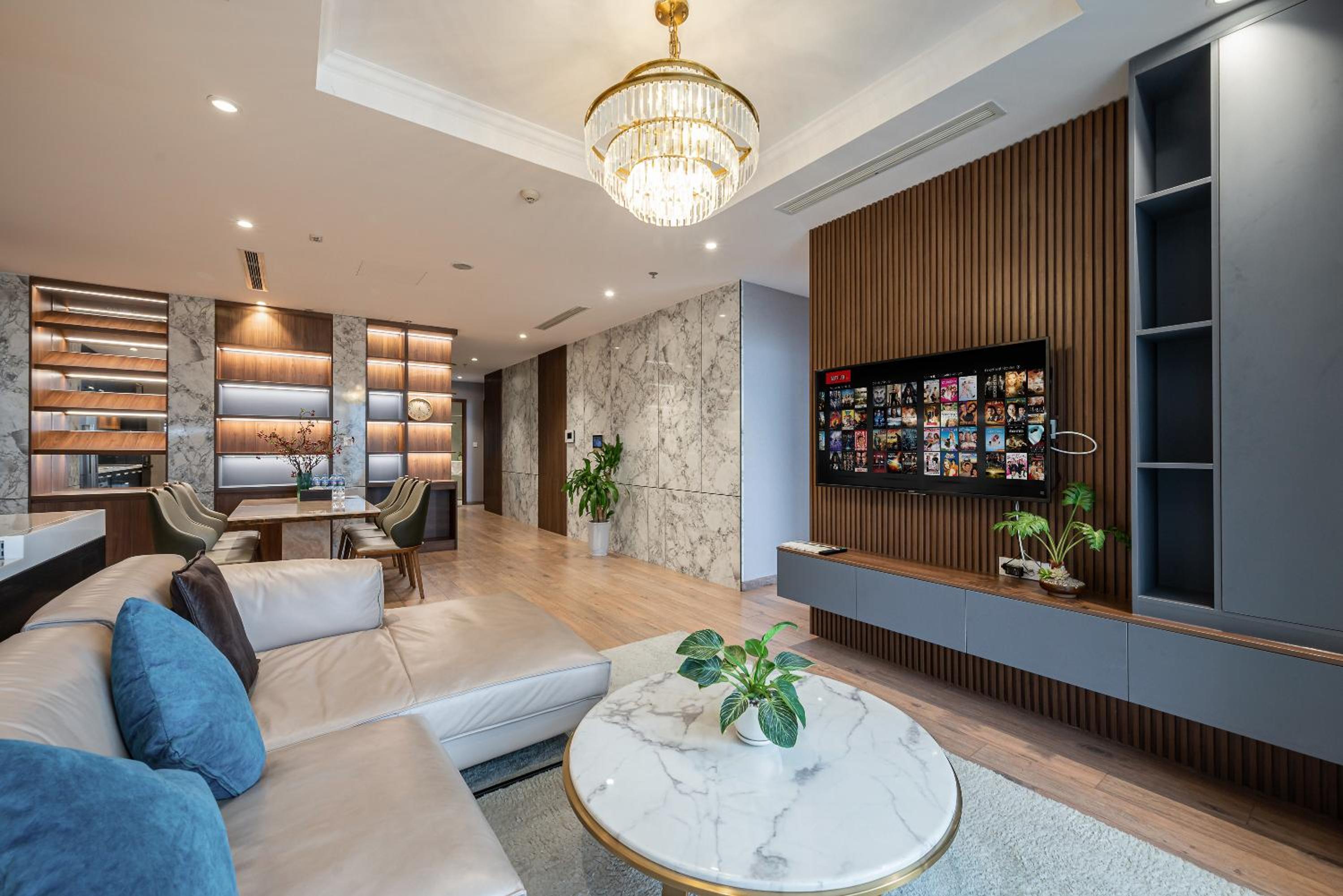 CeLaVie Serviced Apartment - The Vinhomes and Landmark