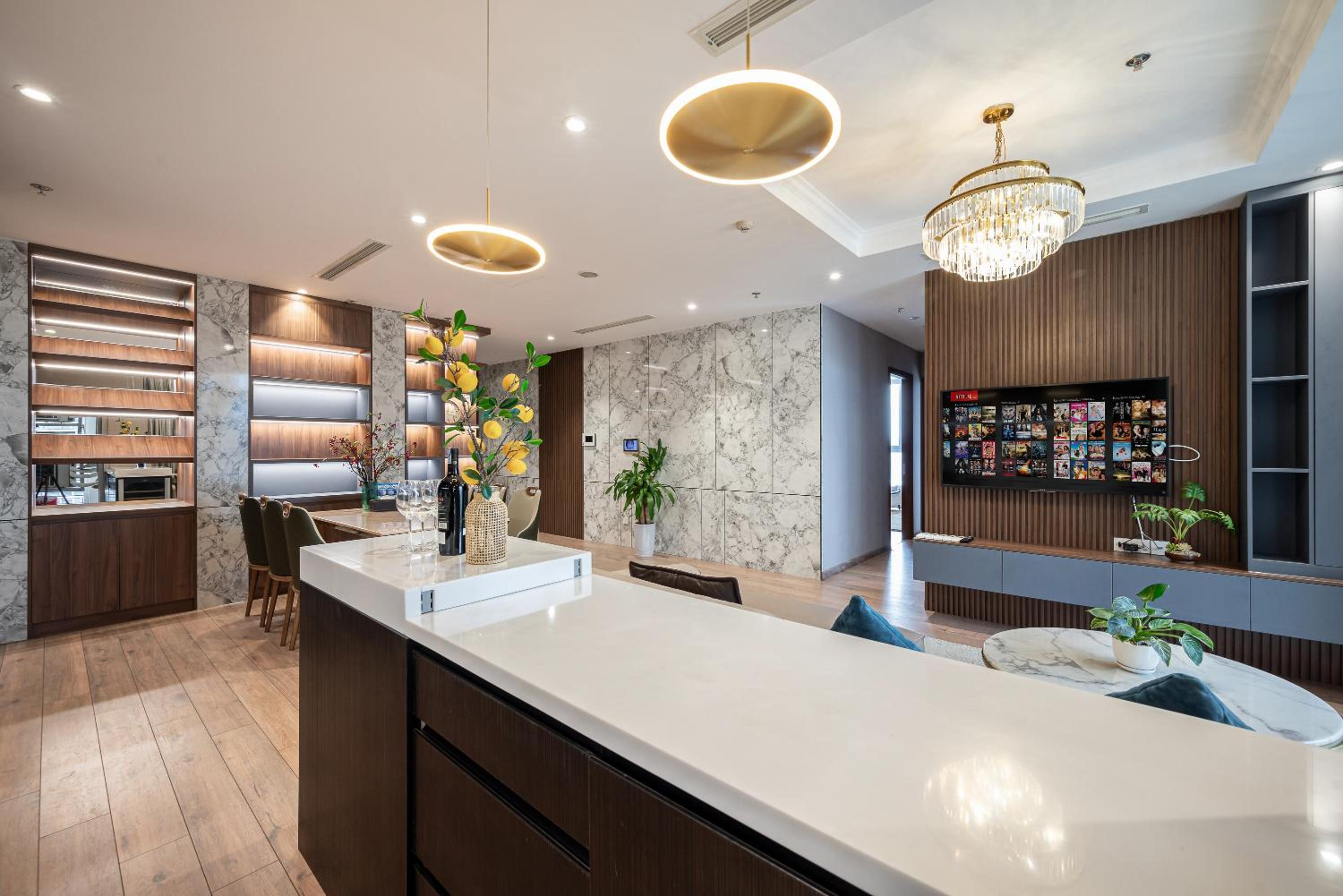 CeLaVie Serviced Apartment - The Vinhomes and Landmark