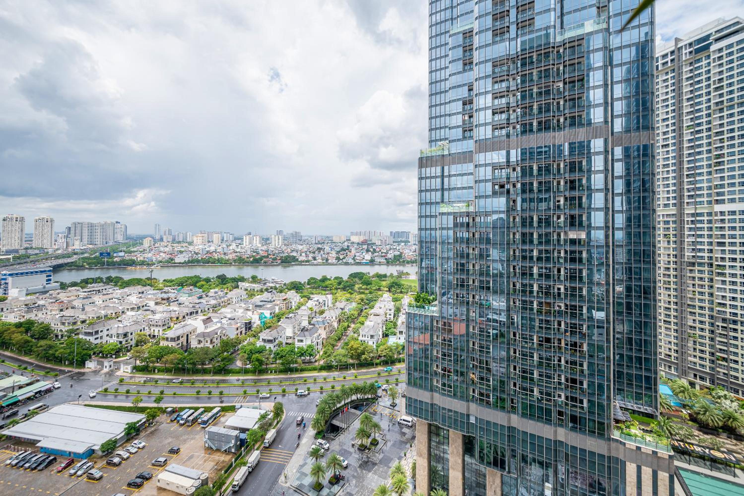 CeLaVie Serviced Apartment - The Vinhomes and Landmark
