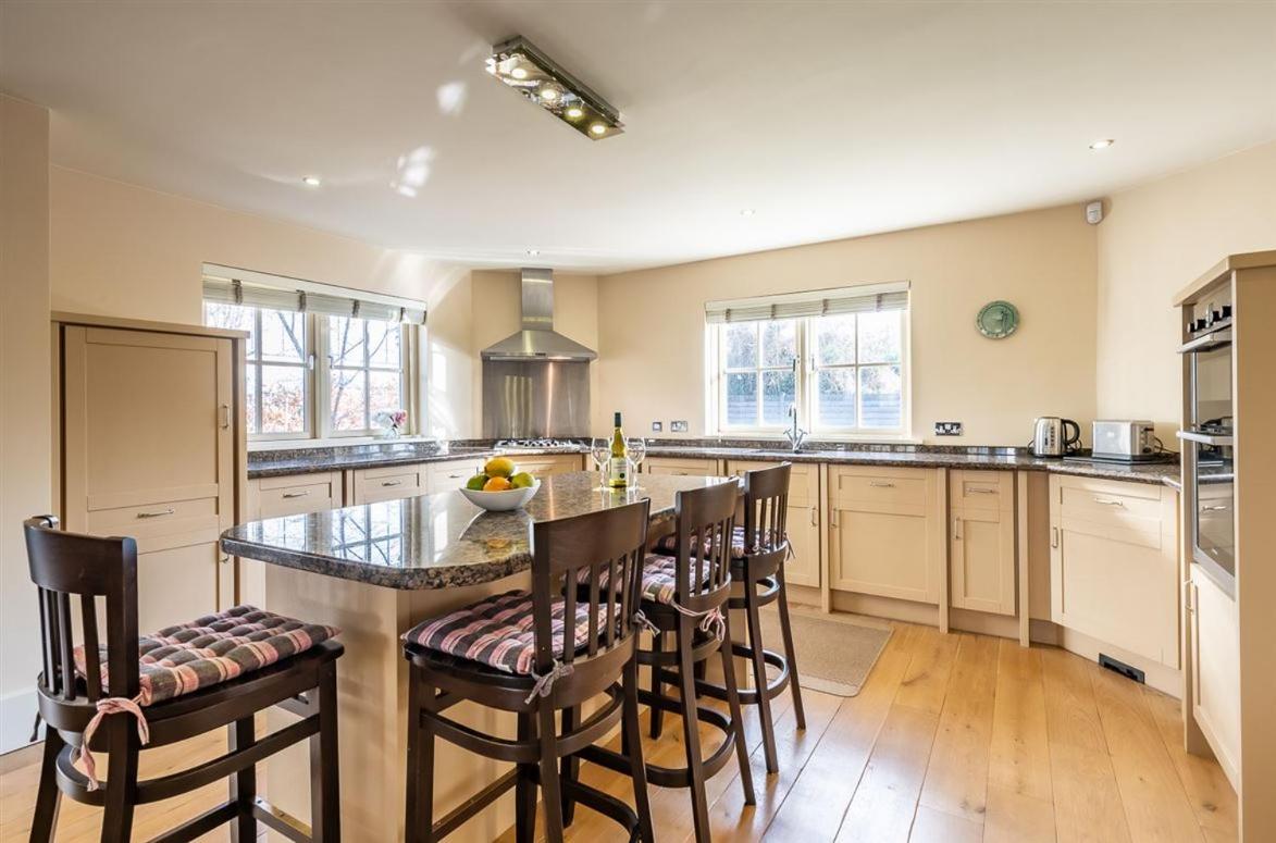 Spacious home to sleep 8 just a short stroll from Kenmare view 4