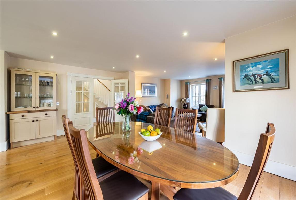Spacious home to sleep 8 just a short stroll from Kenmare view 5