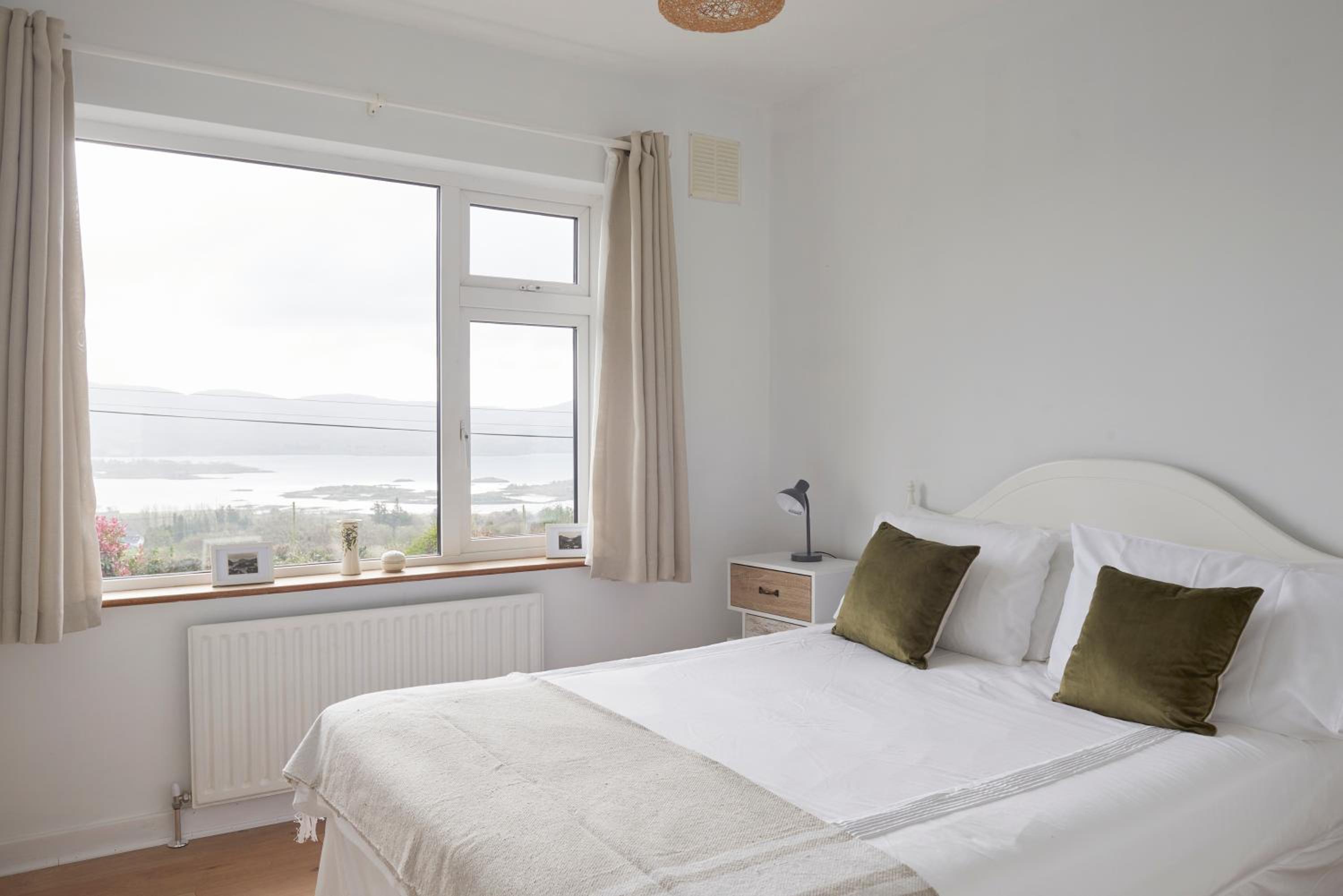 Seanacnoc Cottage overlooking Kenmare Bay