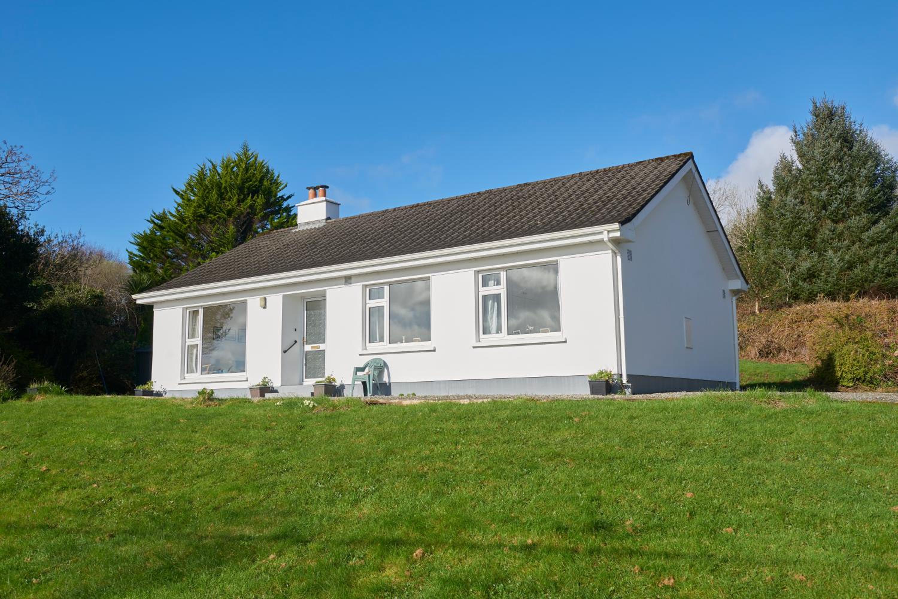 Seanacnoc Cottage overlooking Kenmare Bay
