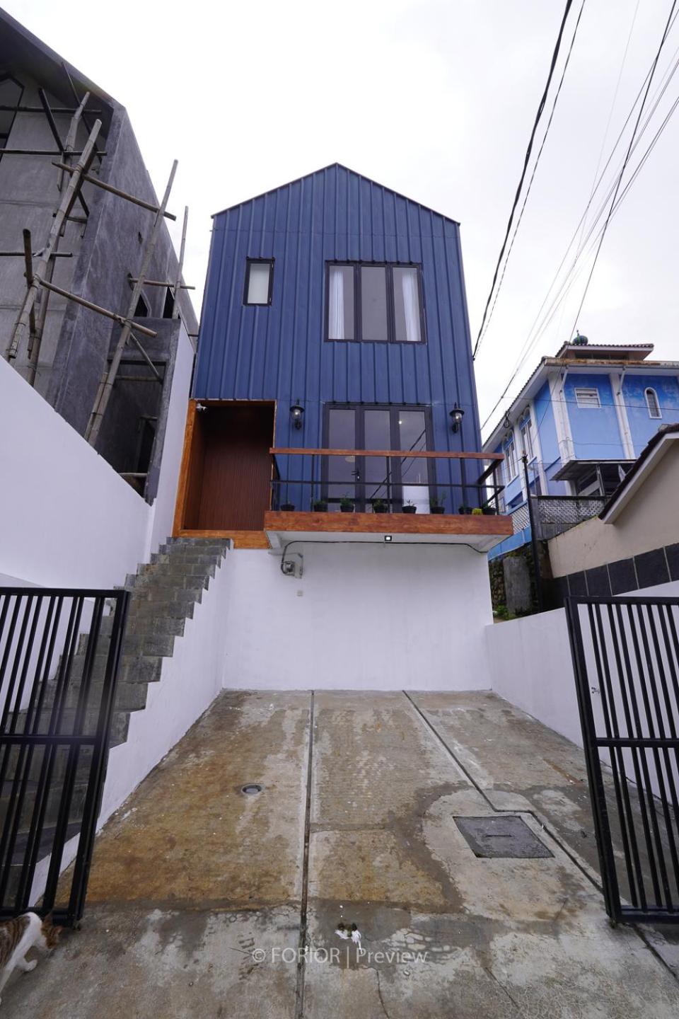 RUMAH BIRU