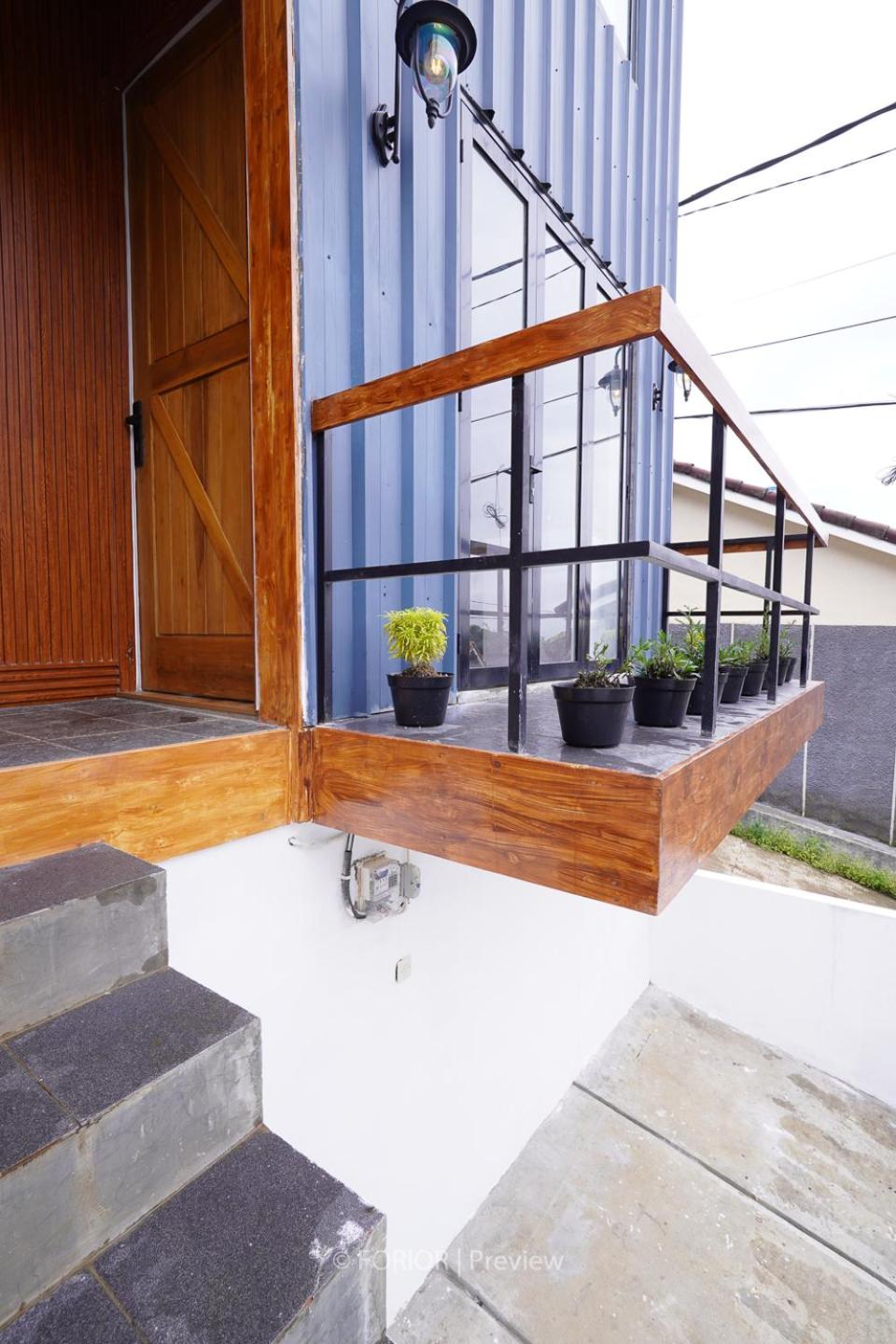 RUMAH BIRU