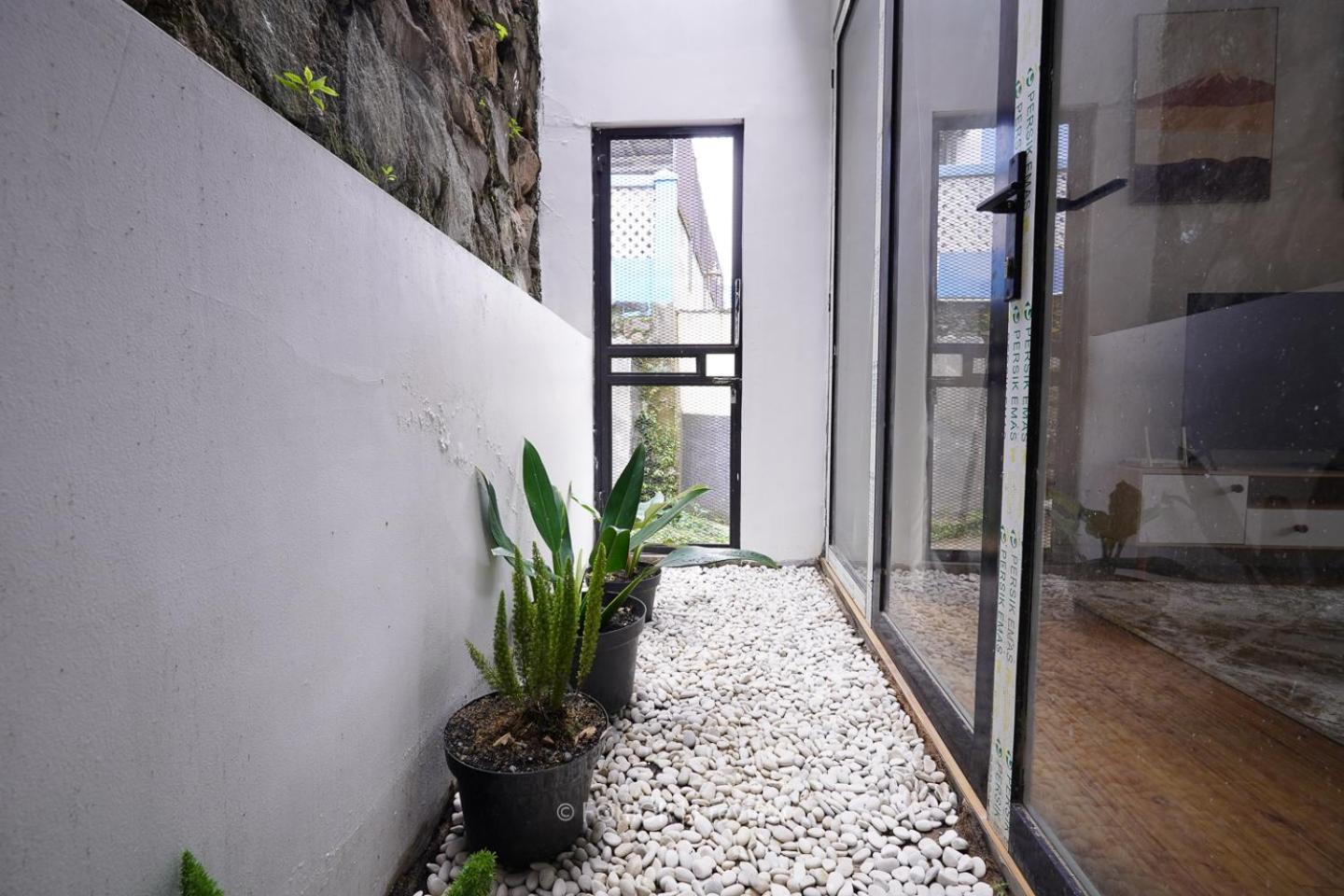 RUMAH BIRU