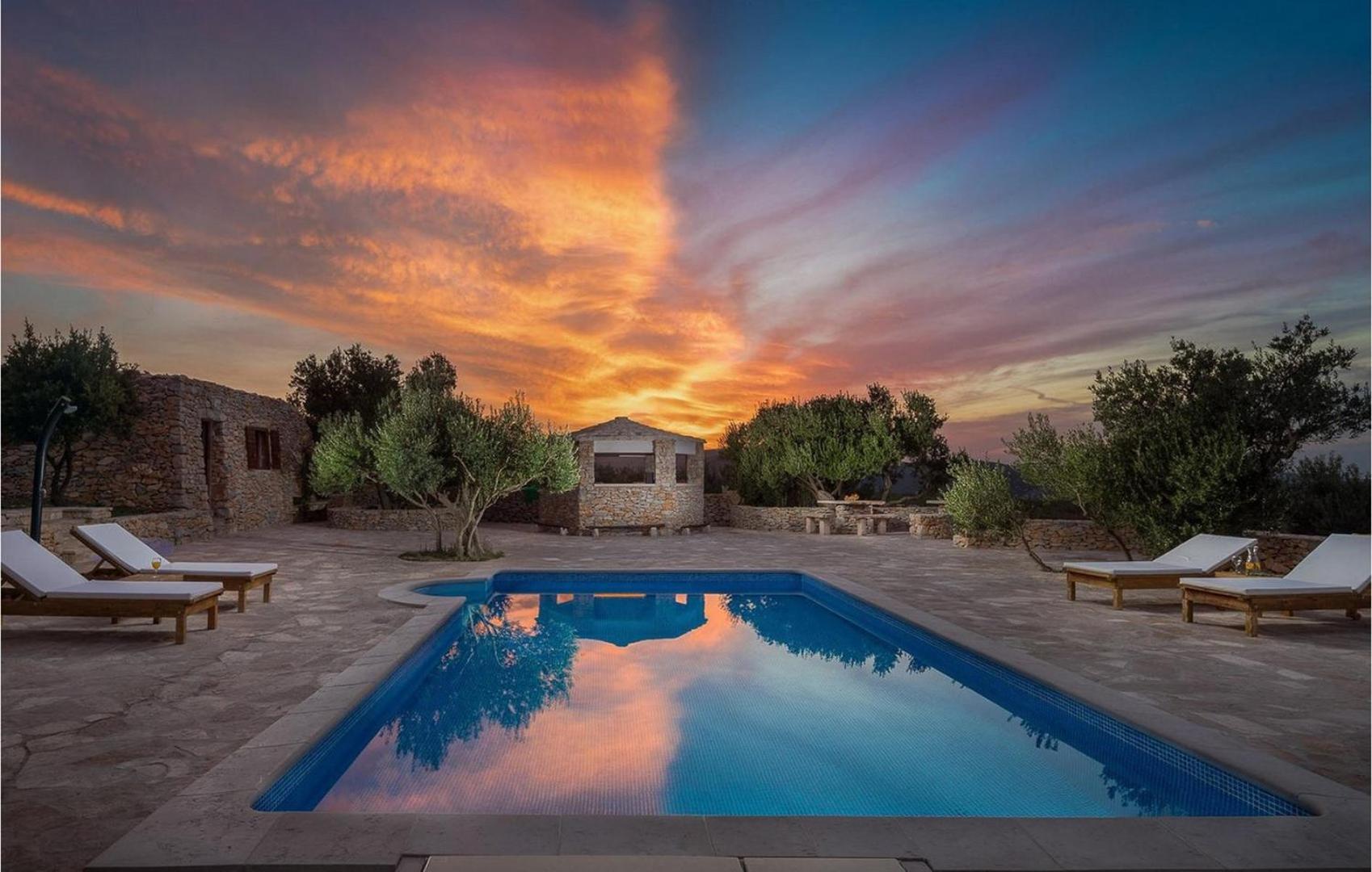 Rustic Villa Mario with a pool view 4