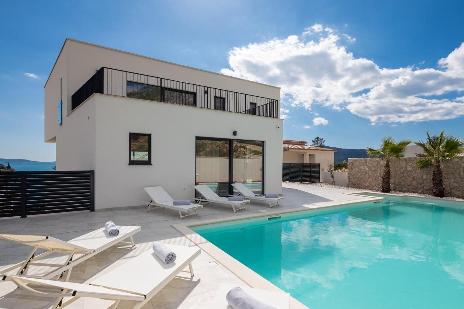 NEW! Villa Brilliance heated pool 50 m2, sea view