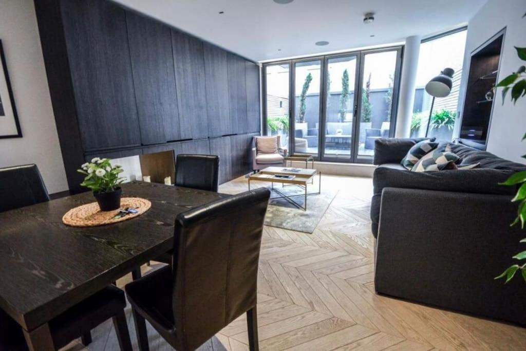 Cosmopolitan Hideaway