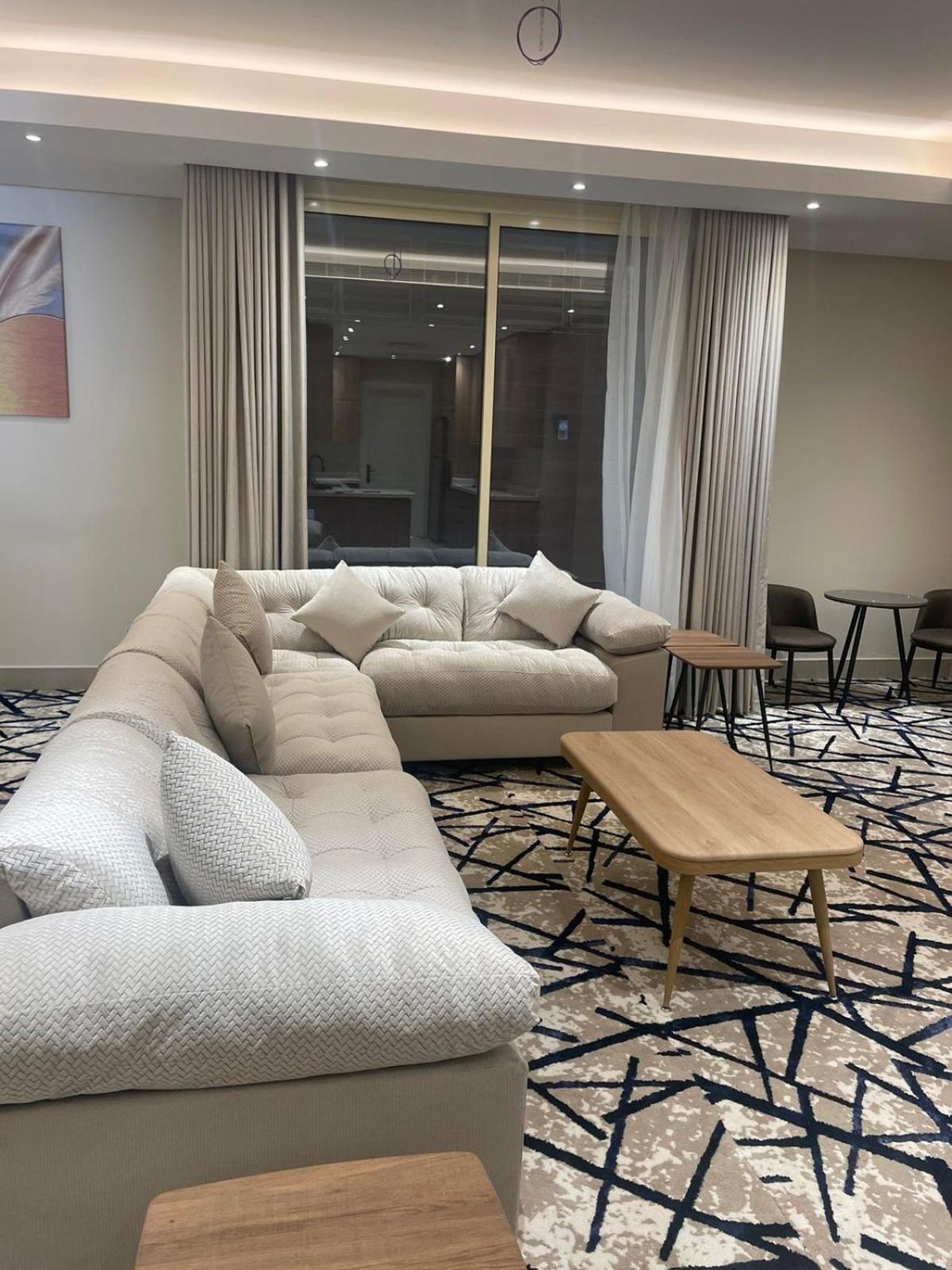 BOULEVARD APARTMENTs
