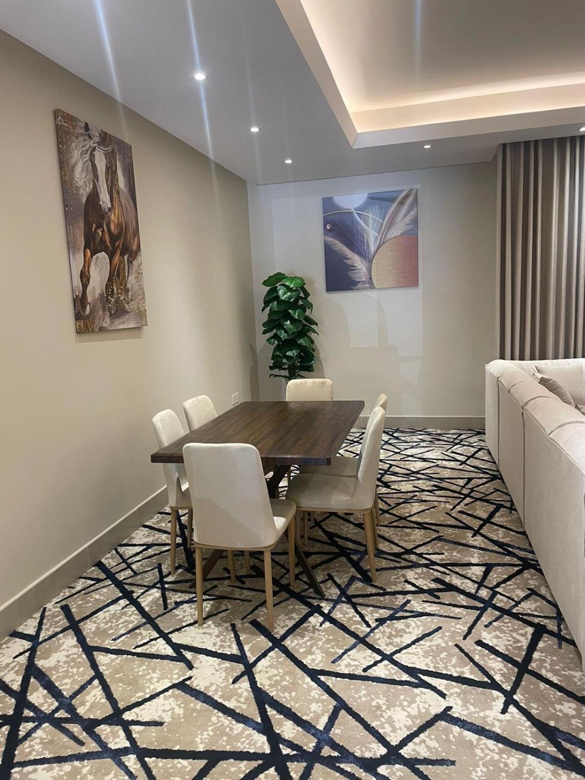 BOULEVARD APARTMENTs