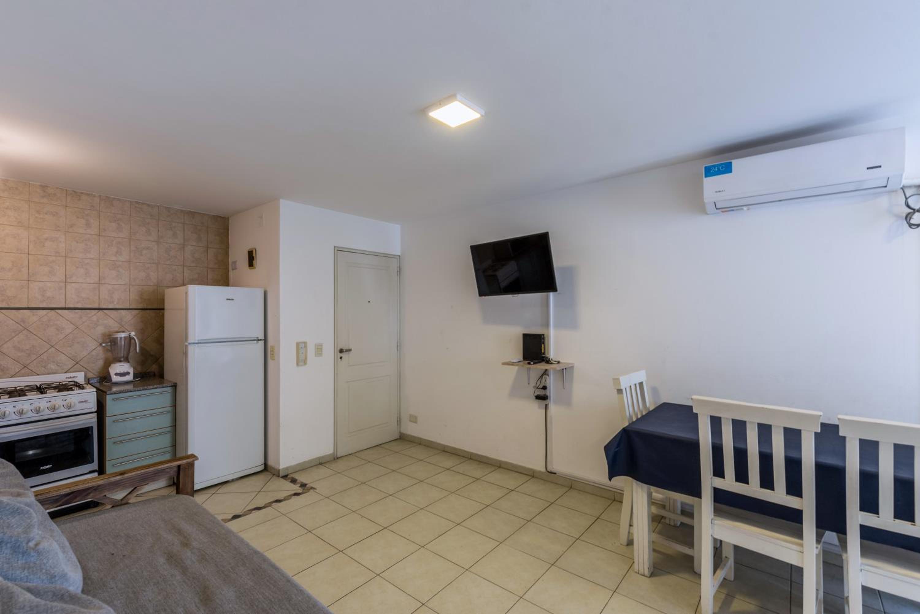 Depto de confortables ambientes by Lofty