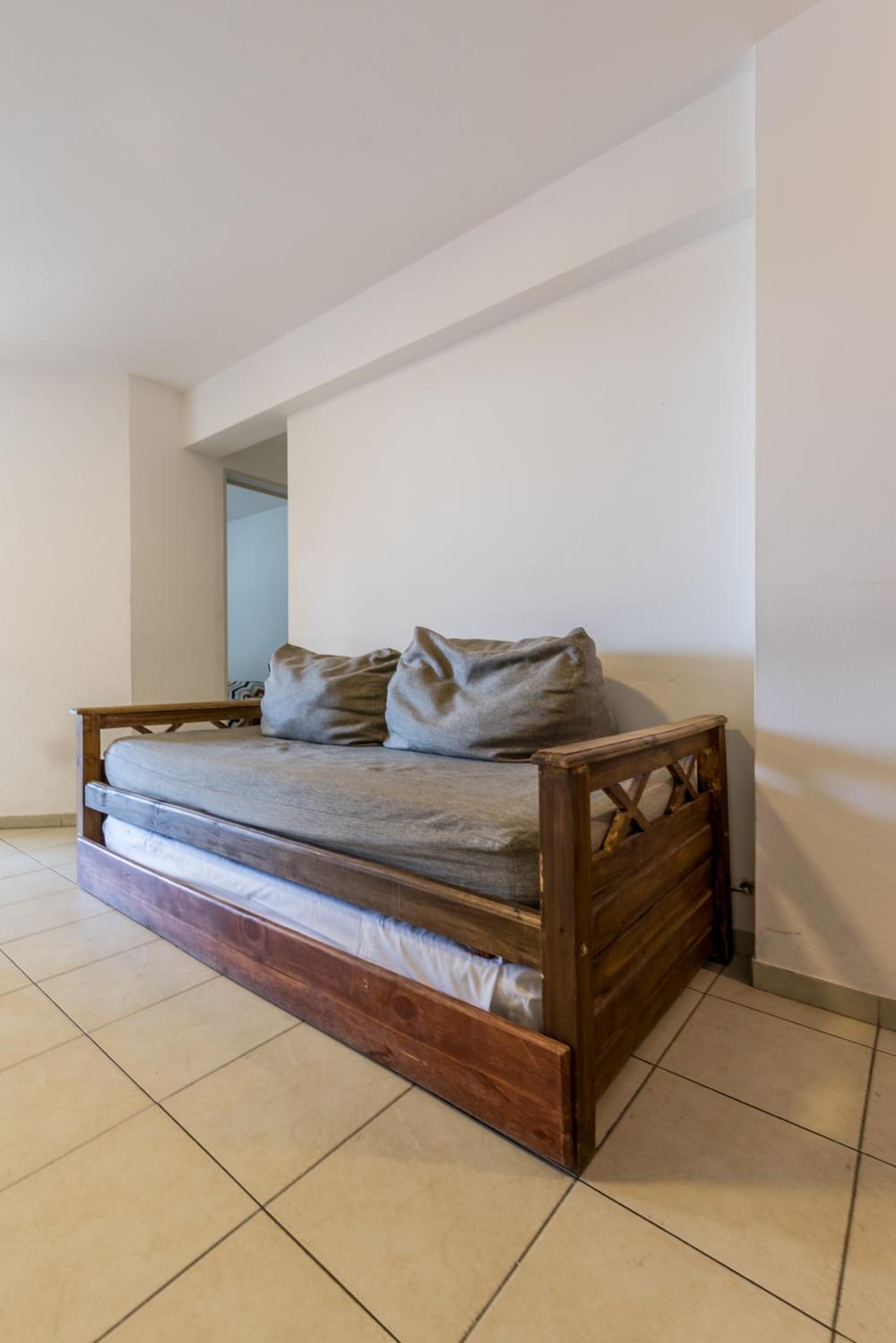 Depto de confortables ambientes by Lofty