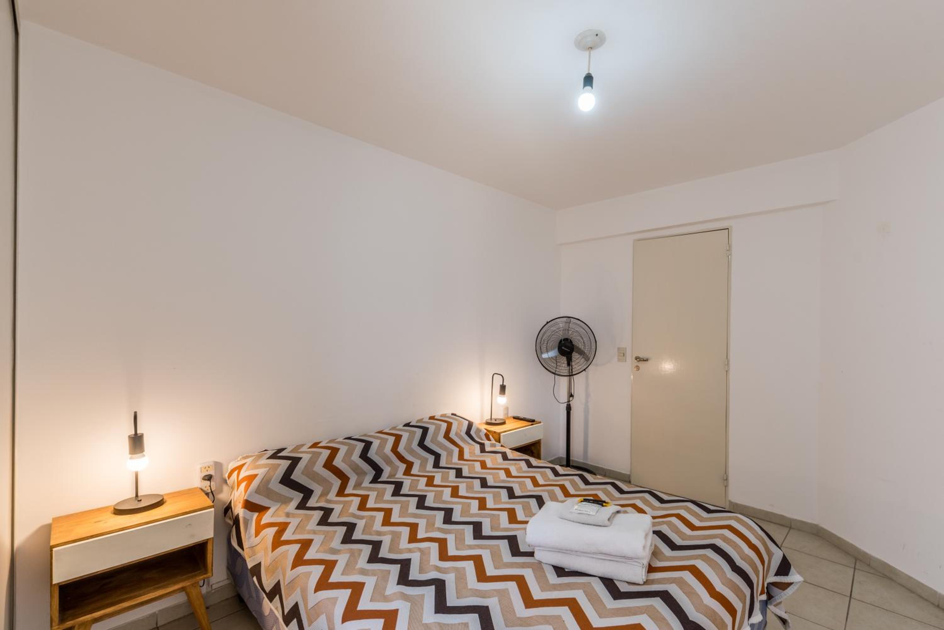 Depto de confortables ambientes by Lofty