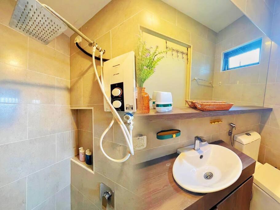 Mount Austin Cube8teen Homestay 新山