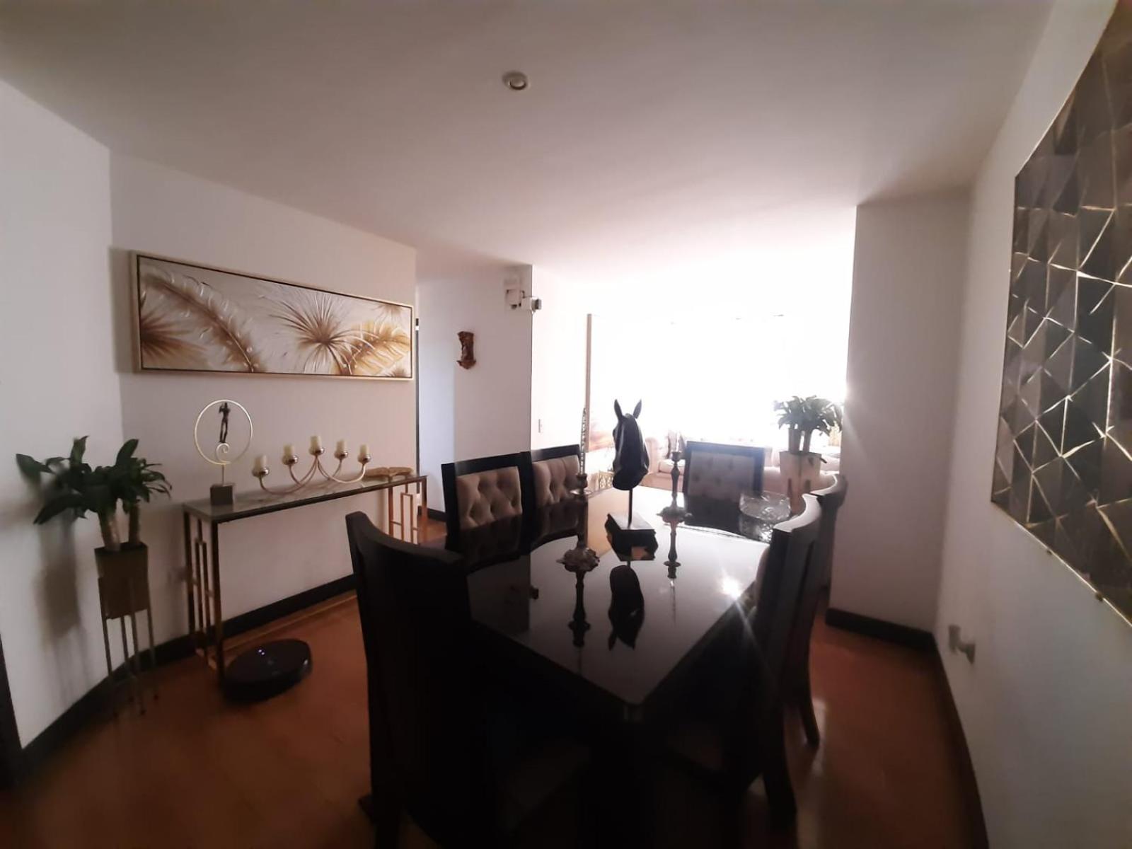 CONFORTABLE Y ELEGANTE DEPARTAMENTO