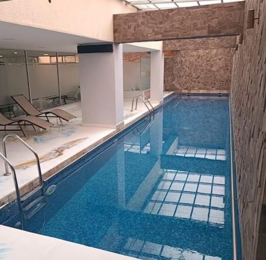 CONFORTABLE Y ELEGANTE DEPARTAMENTO