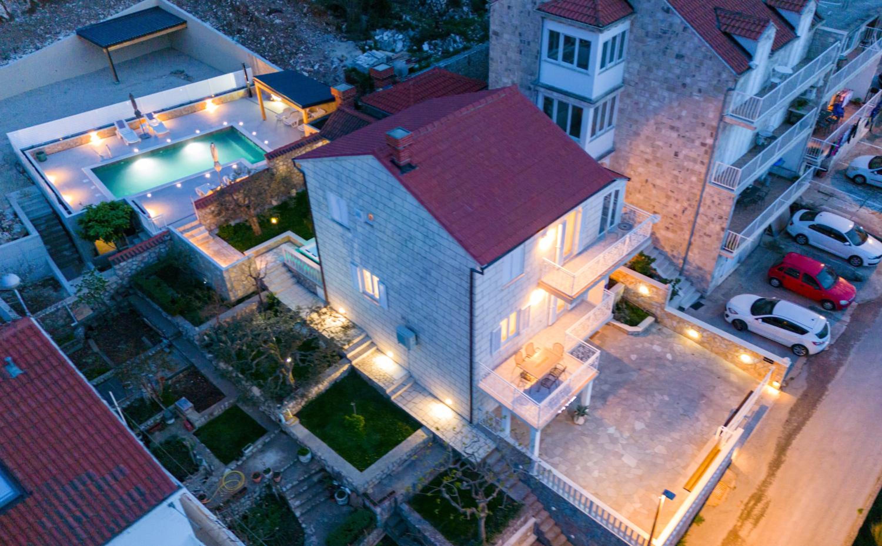 Hotel Holiday Home Swiss