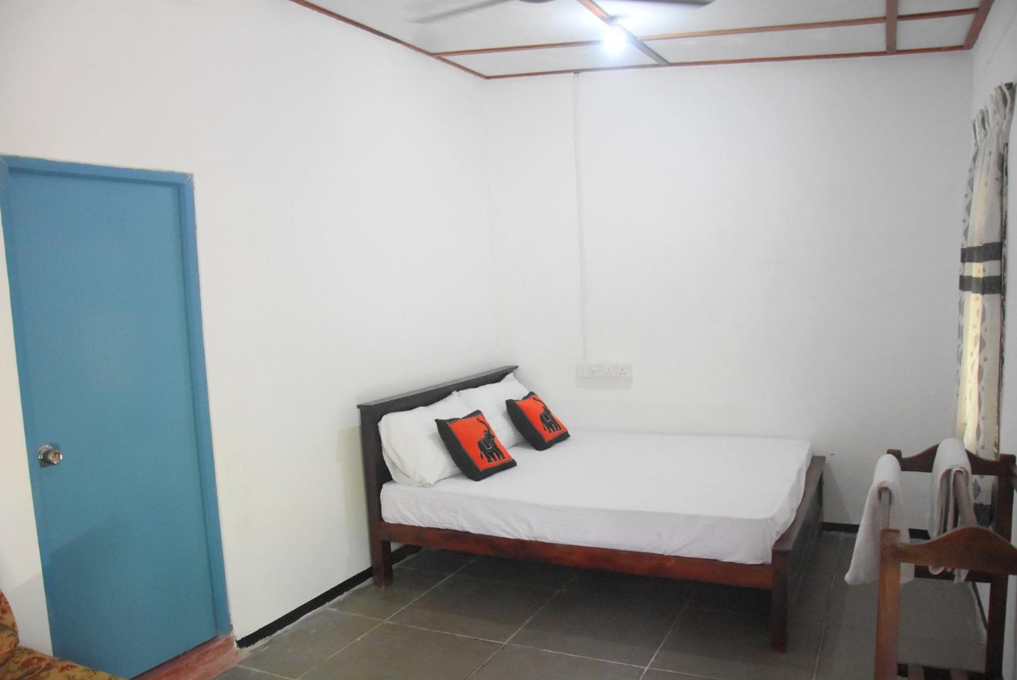 Meera Homestay & Guest House