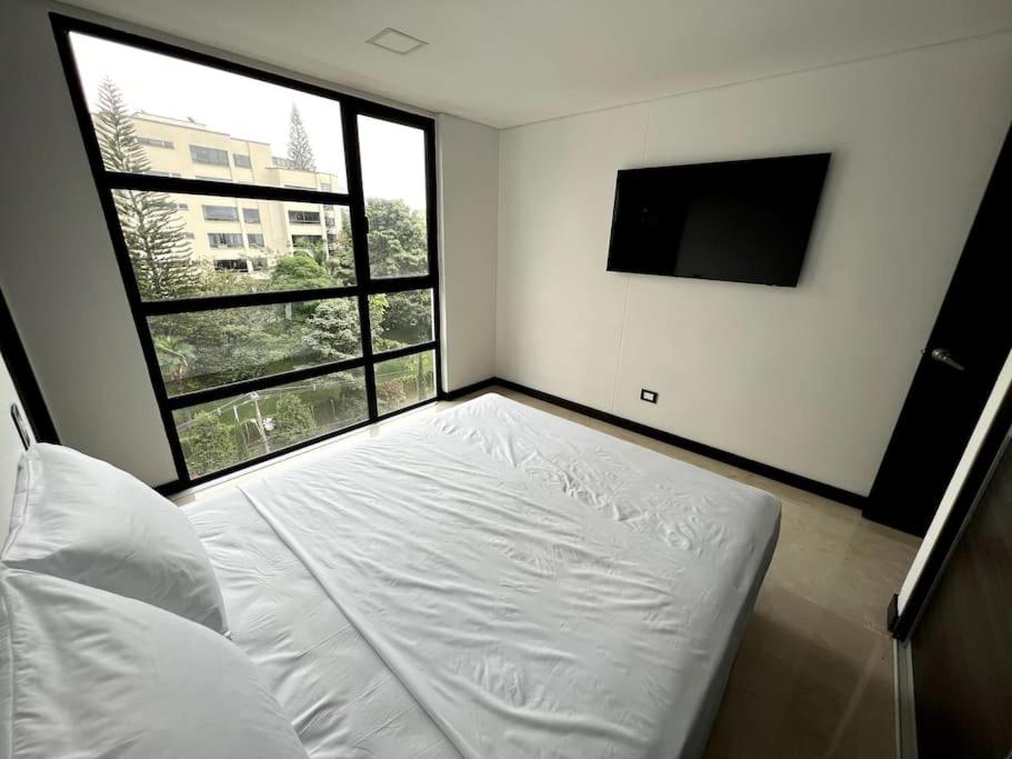 701, Beautiful apartment in heart of El Poblado + View!