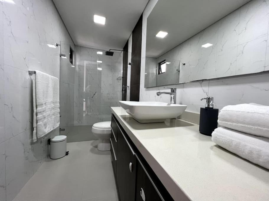 701, Beautiful apartment in heart of El Poblado + View!
