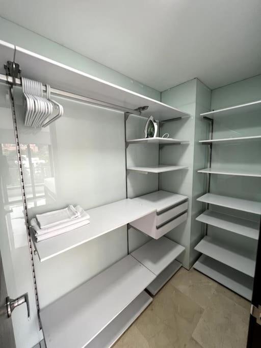 701, Beautiful apartment in heart of El Poblado + View!