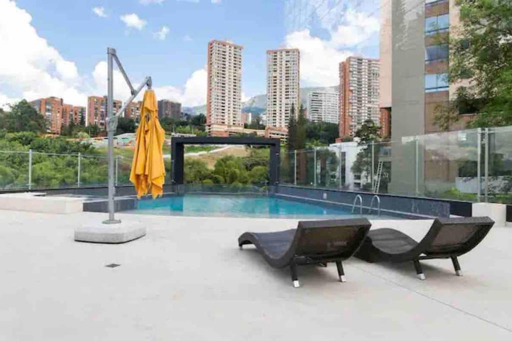 701, Beautiful apartment in heart of El Poblado + View!