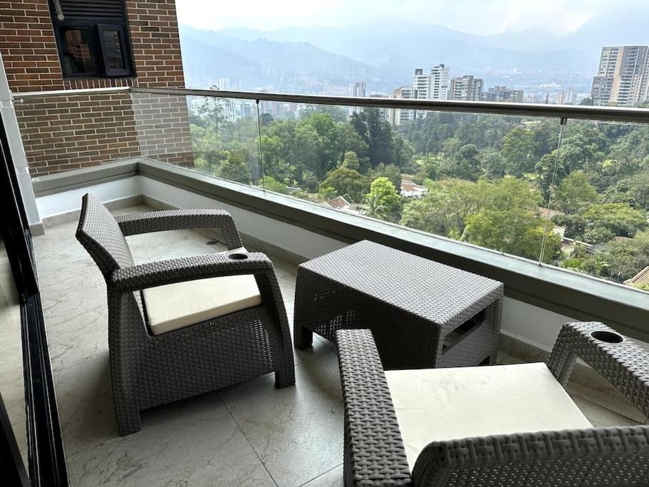 701, Beautiful apartment in heart of El Poblado + View!