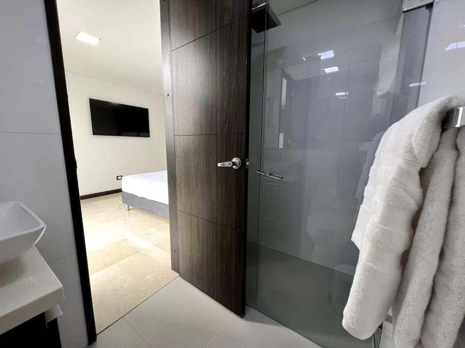 701, Beautiful apartment in heart of El Poblado + View!