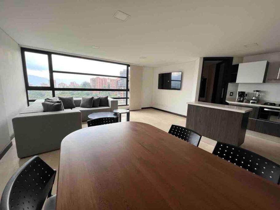 802, Amazing apartment in heart of El Poblado + View!