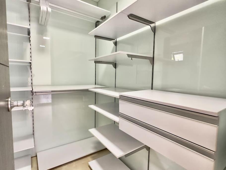 802, Amazing apartment in heart of El Poblado + View!