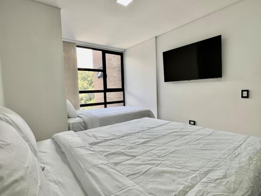 802, Amazing apartment in heart of El Poblado + View!