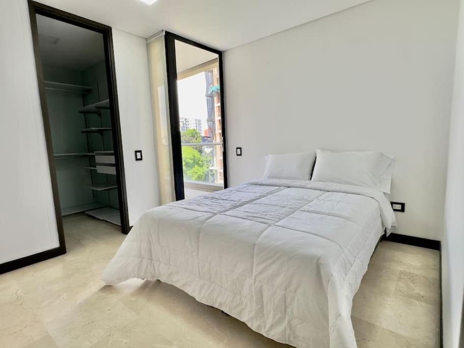 802, Amazing apartment in heart of El Poblado + View!