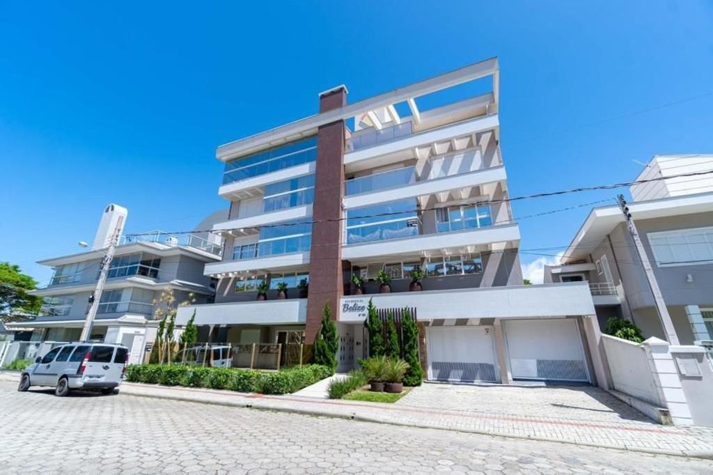 Apartamento na quadra da praia | 02 suítes view 3