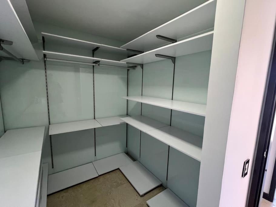 1202, Central Apartment in El Poblado + View
