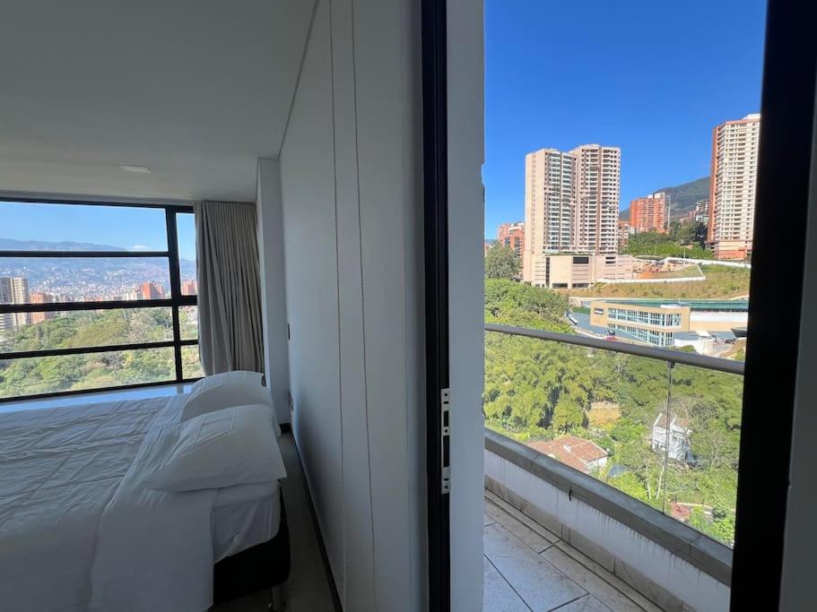 1202, Central Apartment in El Poblado + View