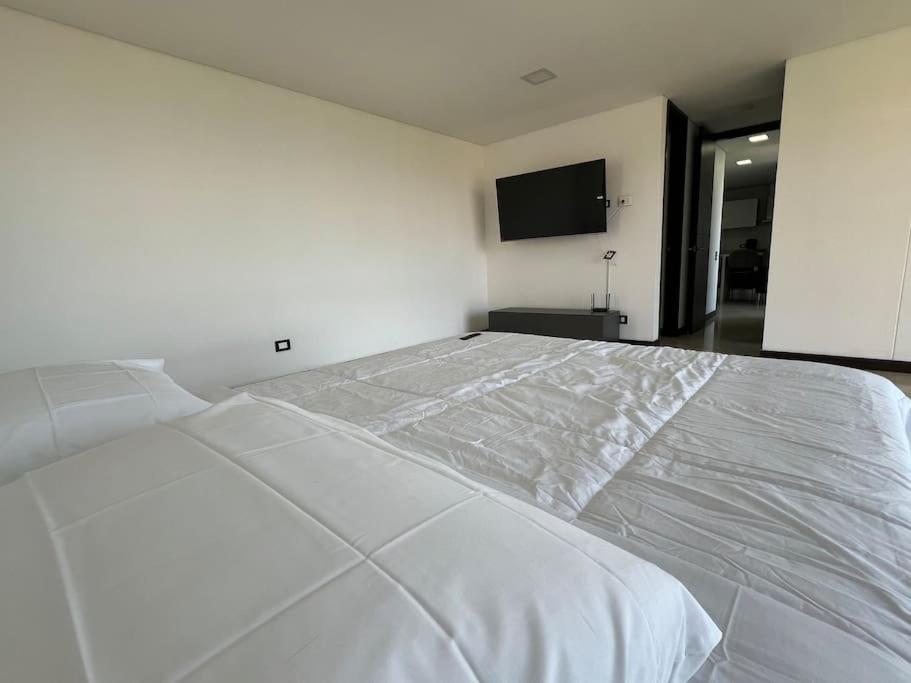 1202, Central Apartment in El Poblado + View