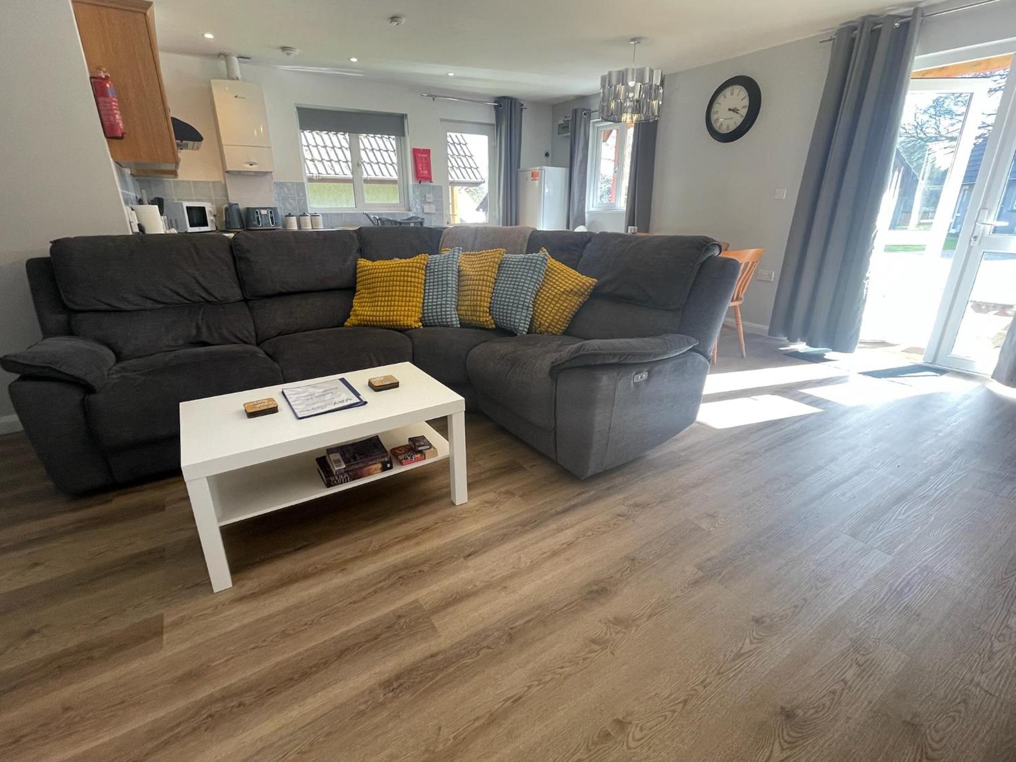 Hengar Manor 4 bed Sleeps 9 view 2