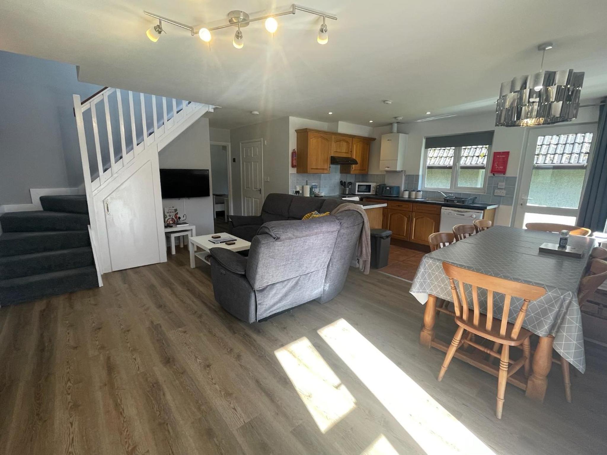 Hengar Manor 4 bed Sleeps 9 view 4